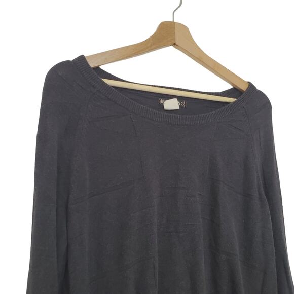 Billabong | Textured Pattern Round Neck Lightweight Knit Sweater - Picture 2 of 9